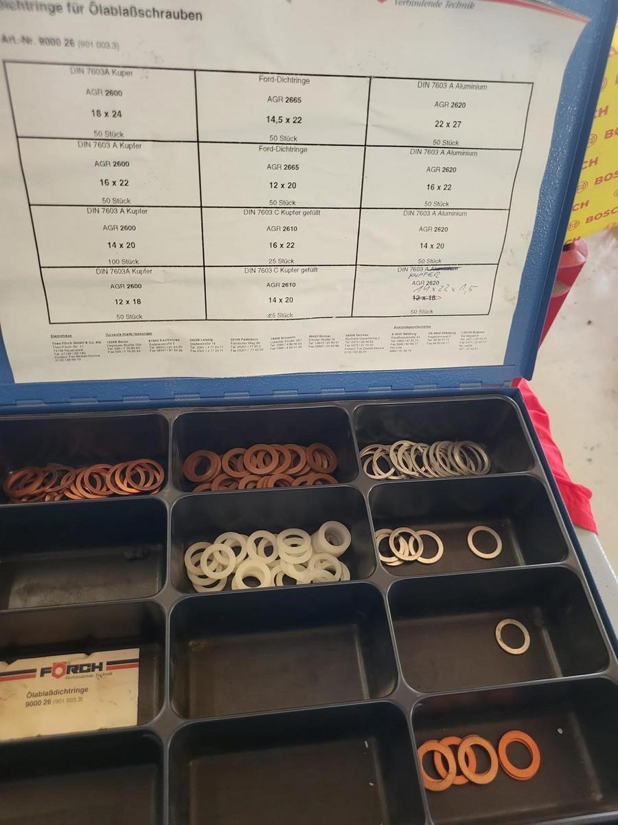 Kassette mit diversen Dichtringen?d=2025-05-21 17:05:00