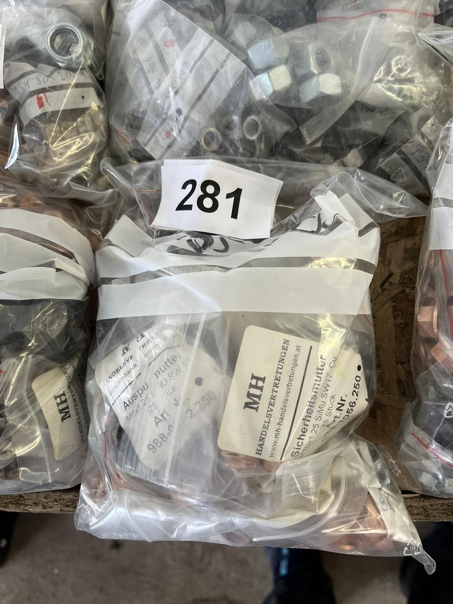 Paket mit Auspuff-,Feingewinde- u. Sicherungsmuttern, Stehbolzen, Hitzeschutzscheiben u. Kupferdichtringe?d=2025-05-22 10:00:12