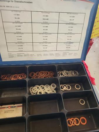 Kassette mit diversen Dichtringen Kassette mit diversen Dichtringen
