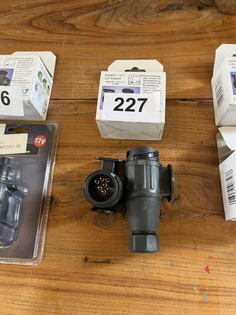 Adapter 13/7 + Stecker 13 polig Adapter 13/7 + Stecker 13 polig