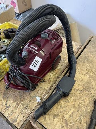 Staubsauger 1300 W Staubsauger 1300 W