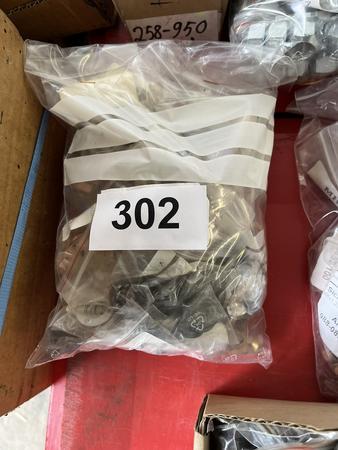 Paket mit Auspuff-,Feingewinde- u. Sicherungsmuttern, Stehbolzen, Hitzeschutzscheiben u. Kupferdichtringe Paket mit Auspuff-,Feingewinde- u. Sicherungsmuttern, Stehbolzen, Hitzeschutzscheiben u. Kupferdichtringe