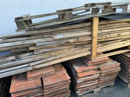 komplette Bestand an Dachziegel/Dachlatten, 9 x 180 Stk., 85 Stk.Welleternit 62/105 cm komplette Bestand an Dachziegel/Dachlatten, 9 x 180 Stk., 85 Stk.Welleternit 62/105 cm