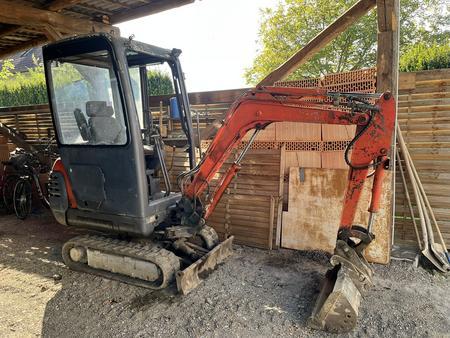 MINIBAGGER KUBOTA X 41.1, ca. 4865 h abgelesen , 80,40,30 - 45 cm Löffelpaket MINIBAGGER KUBOTA X 41.1, ca. 4865 h abgelesen , 80,40,30 - 45 cm Löffelpaket
