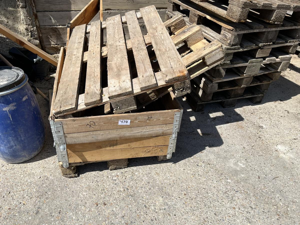 komplette Altholzbestand : Paletten,Kanter usw.