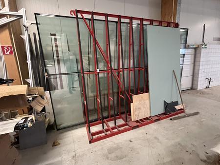 Glasbock ca. 2900 mm mit Staplertaschen & INTERPANE 3 fach Isolierglasscheibe für Module ca. 4300/2500 mm - siehe Beschreibung Glasbock ca. 2900 mm mit Staplertaschen & INTERPANE 3 fach Isolierglasscheibe für Module ca. 4300/2500 mm - siehe Beschreibung