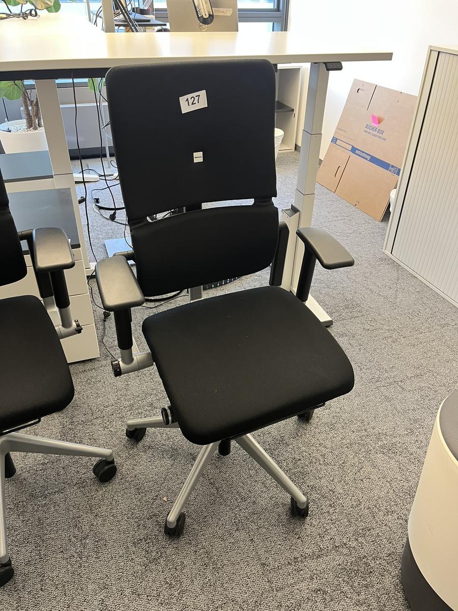 Steelcase Bürodrehstuhl anthrazit mit Armlehne höhenverstellbar?d=2025-05-21 17:22:52