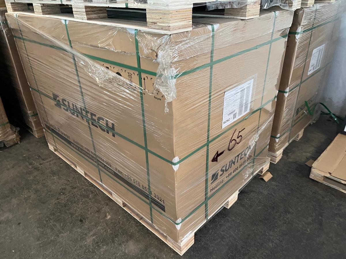 22 Stk. Solar Paneele, Typ Suntech 435W, ca. 10 kW (9.57 kW)?d=2025-05-21 18:04:46