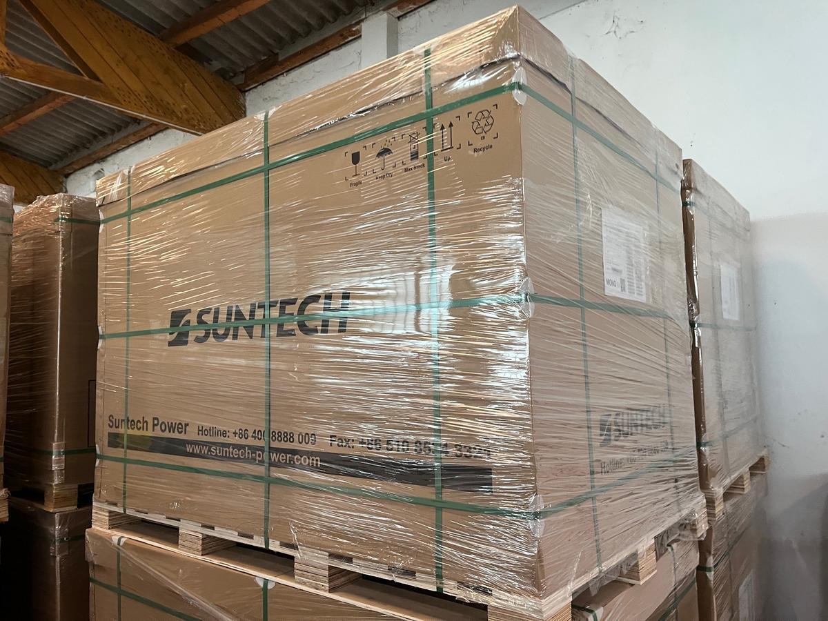 36 Stk. Solar Paneele, Typ Suntech 435W, ca. 15 kW (15.66 kW)?d=2025-05-21 17:56:21