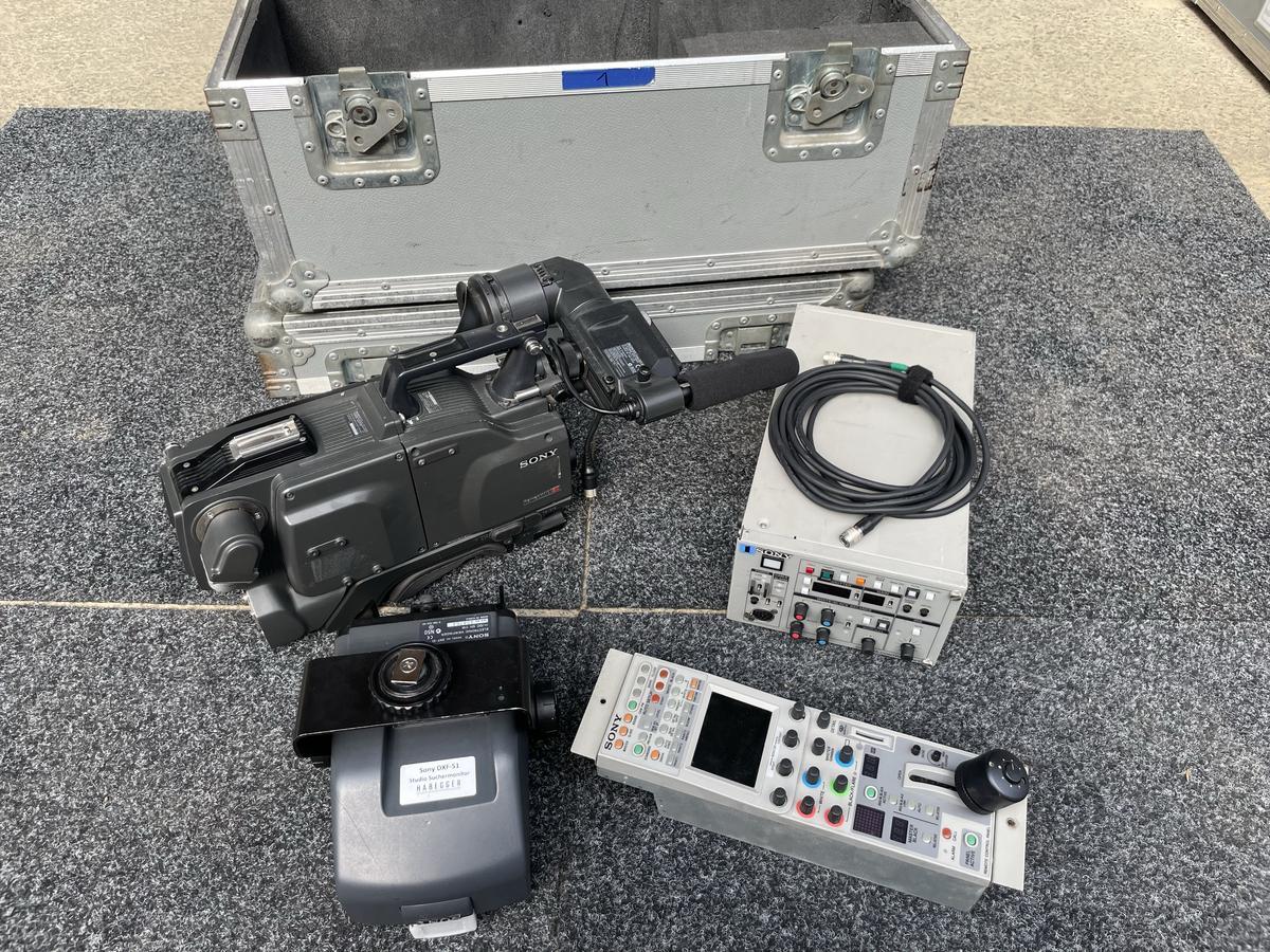 Sony DXC-D55P Kamera + Triax Adapter + Sportsucher + CCU + RCP + Case + Studiosucher?d=2025-05-21 23:59:28