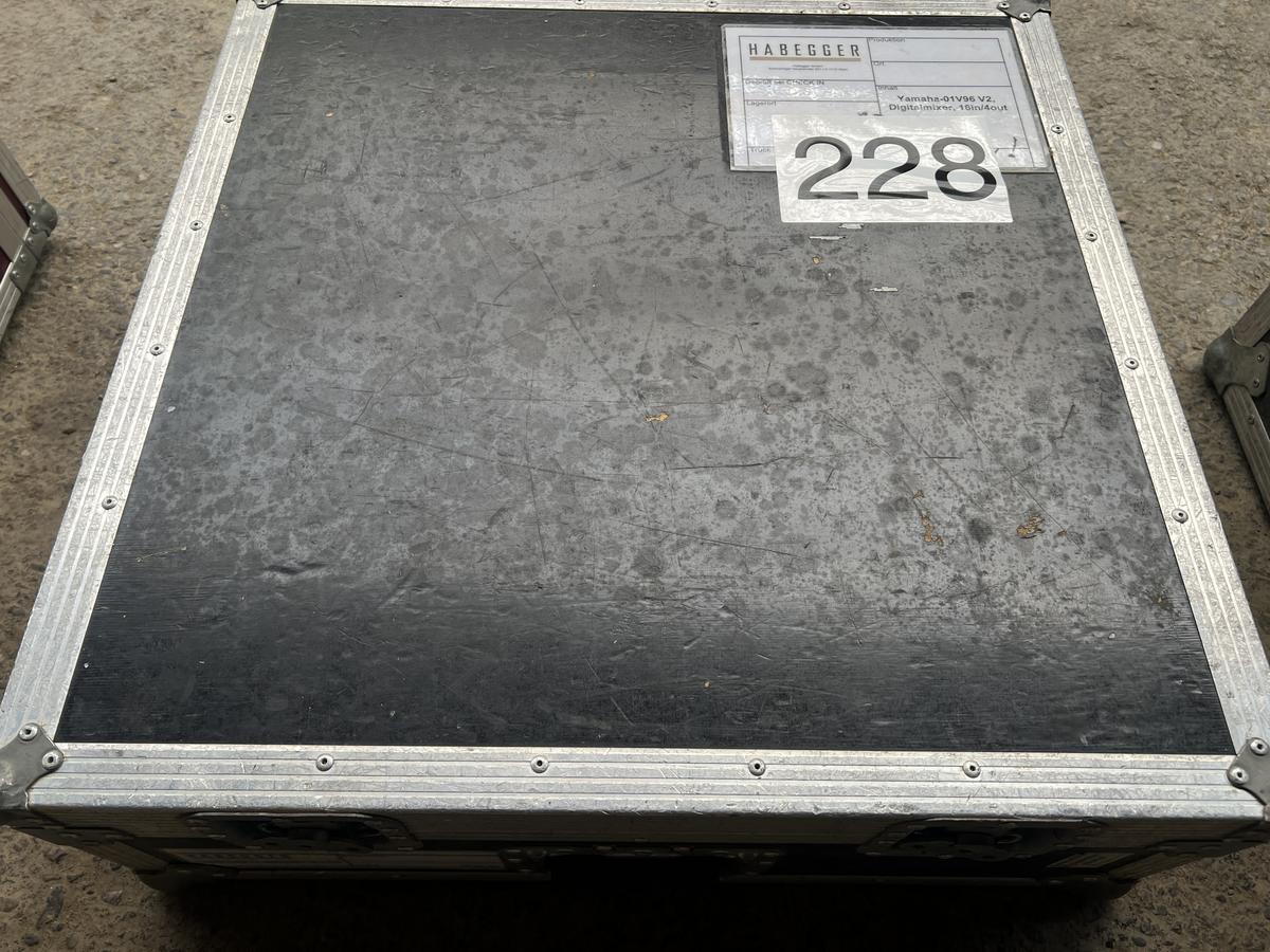 Haubencase für Yamaha 01V96?d=2025-05-22 00:14:01