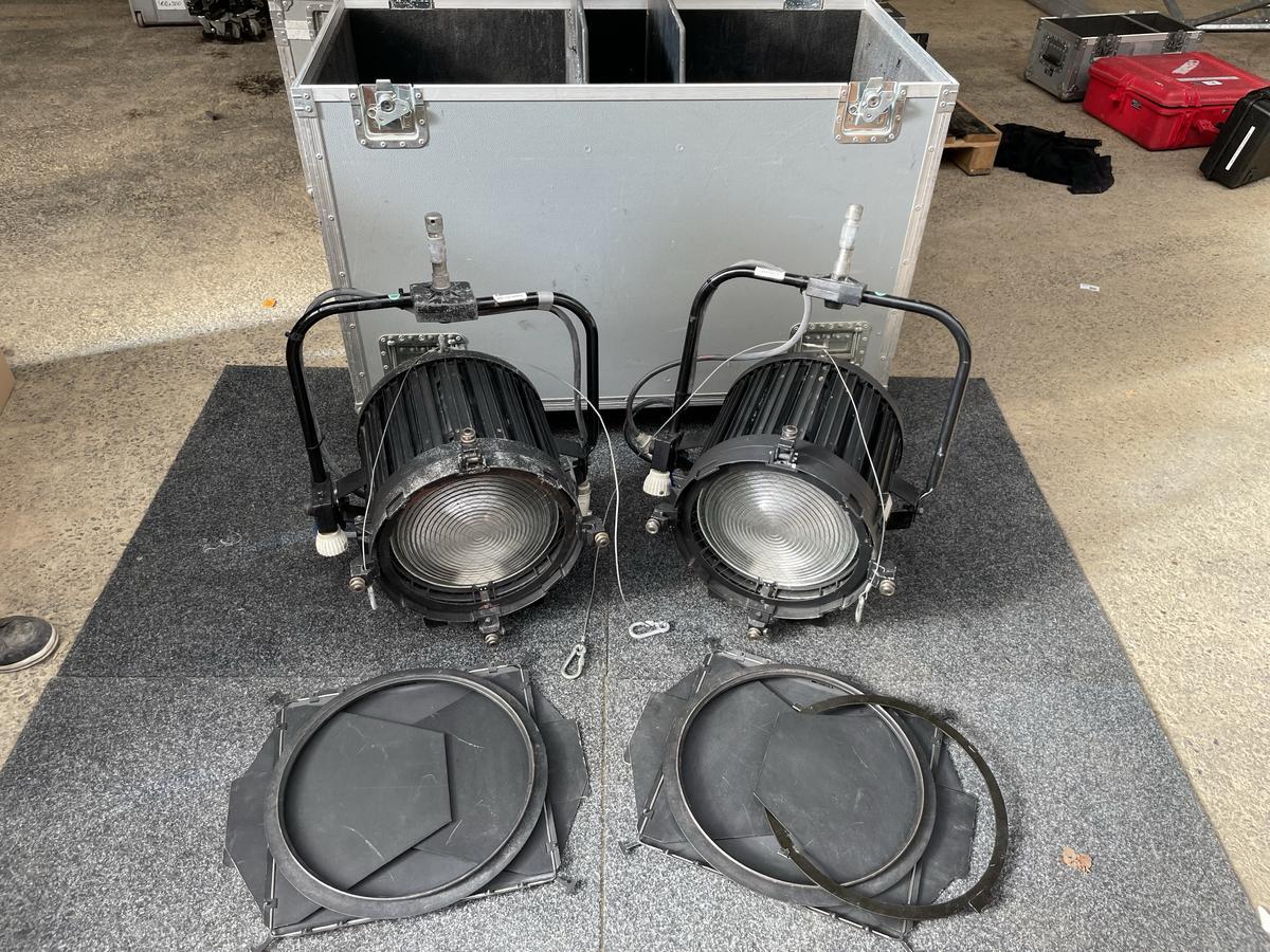 2x ARRI Studio 5000 black pole operated incl. case?d=2025-05-21 17:46:24