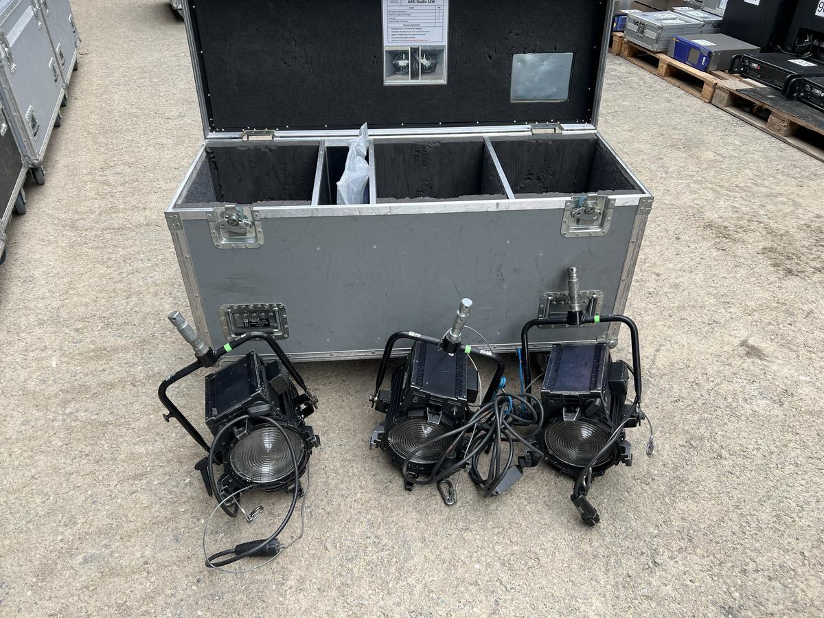 3x ARRI Studio 1000 black incl. case?d=2025-05-21 17:40:23
