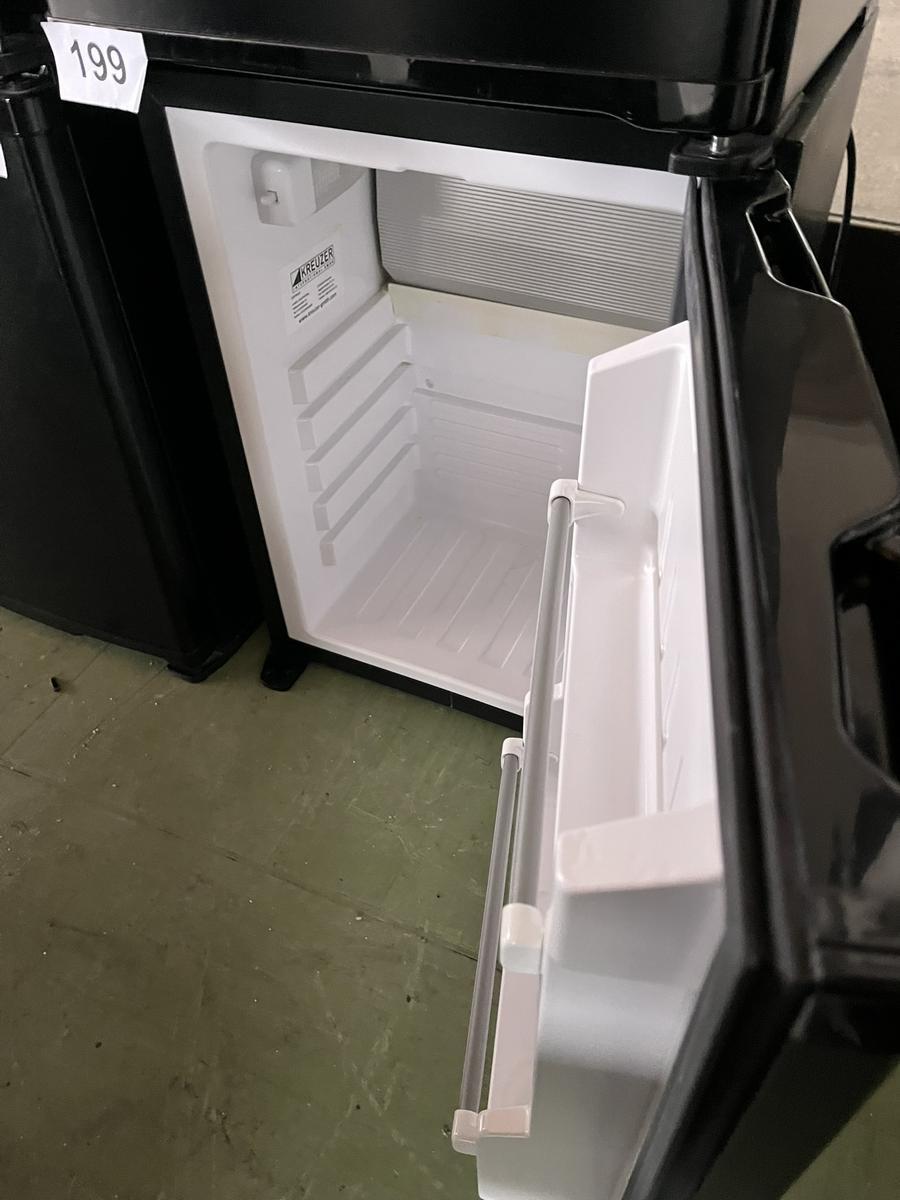 MINI Kühlschrank 230 V?d=2025-05-21 17:57:37