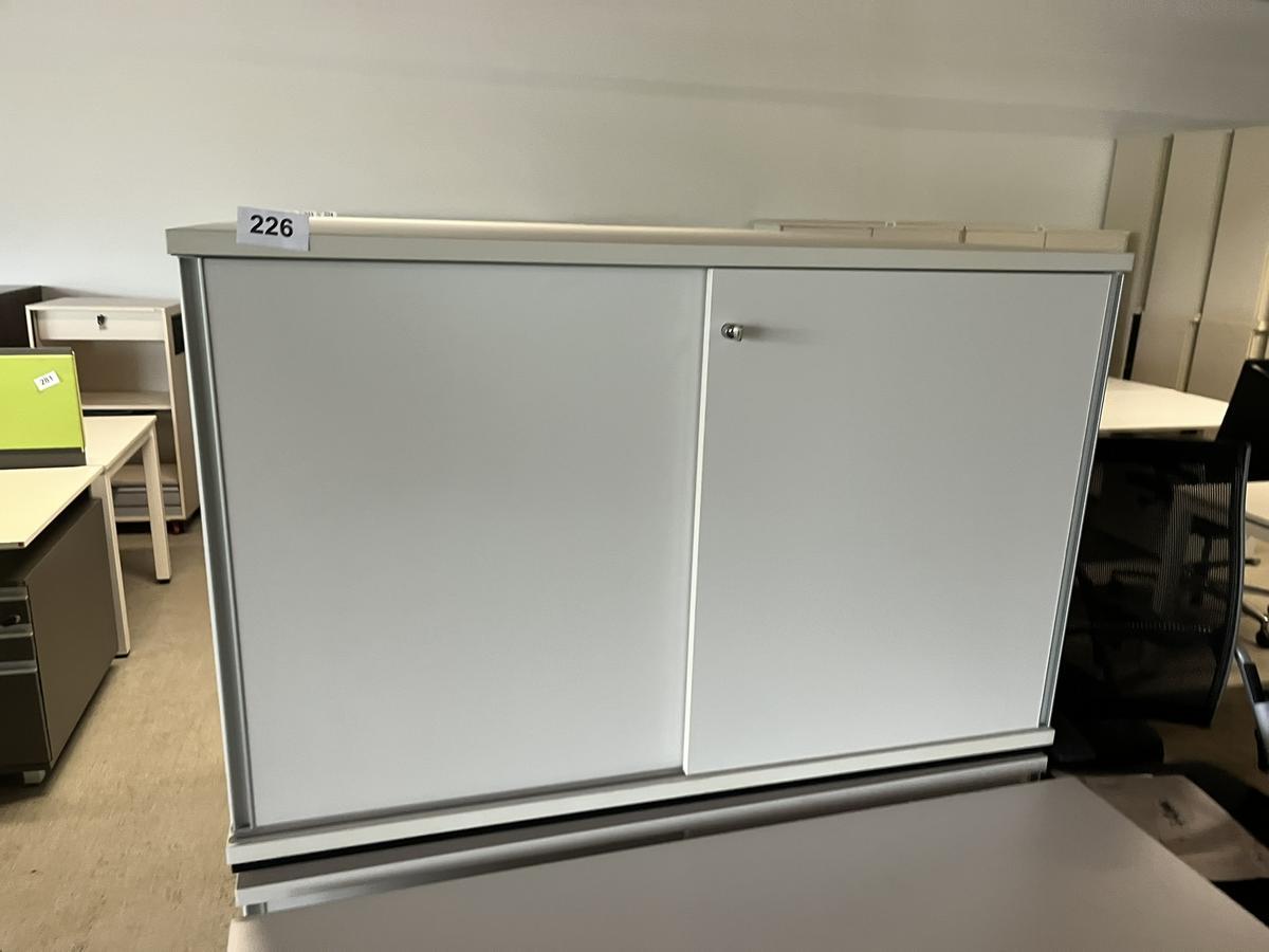 Aktenschrank 120/78 cm mit Schiebetüre 2 Ordnerhöhen?d=2025-05-21 18:20:33