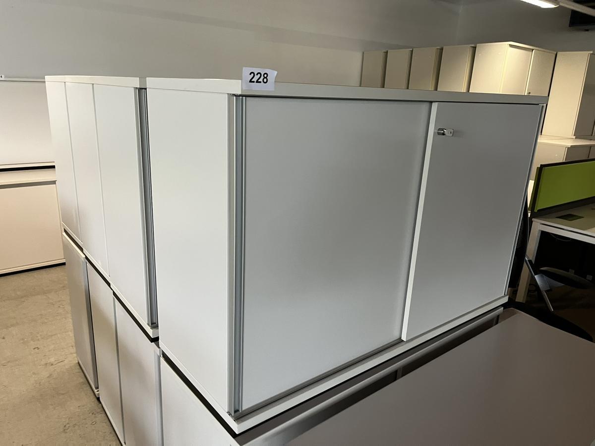 Aktenschrank 120/78 cm mit Schiebetüre 2 Ordnerhöhen?d=2025-05-21 18:31:56
