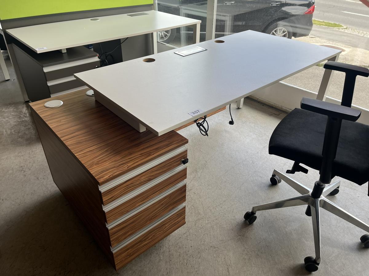 Schreibtischmodul mit Ladencontainer ca. 185x80 cm?d=2025-05-21 17:46:23