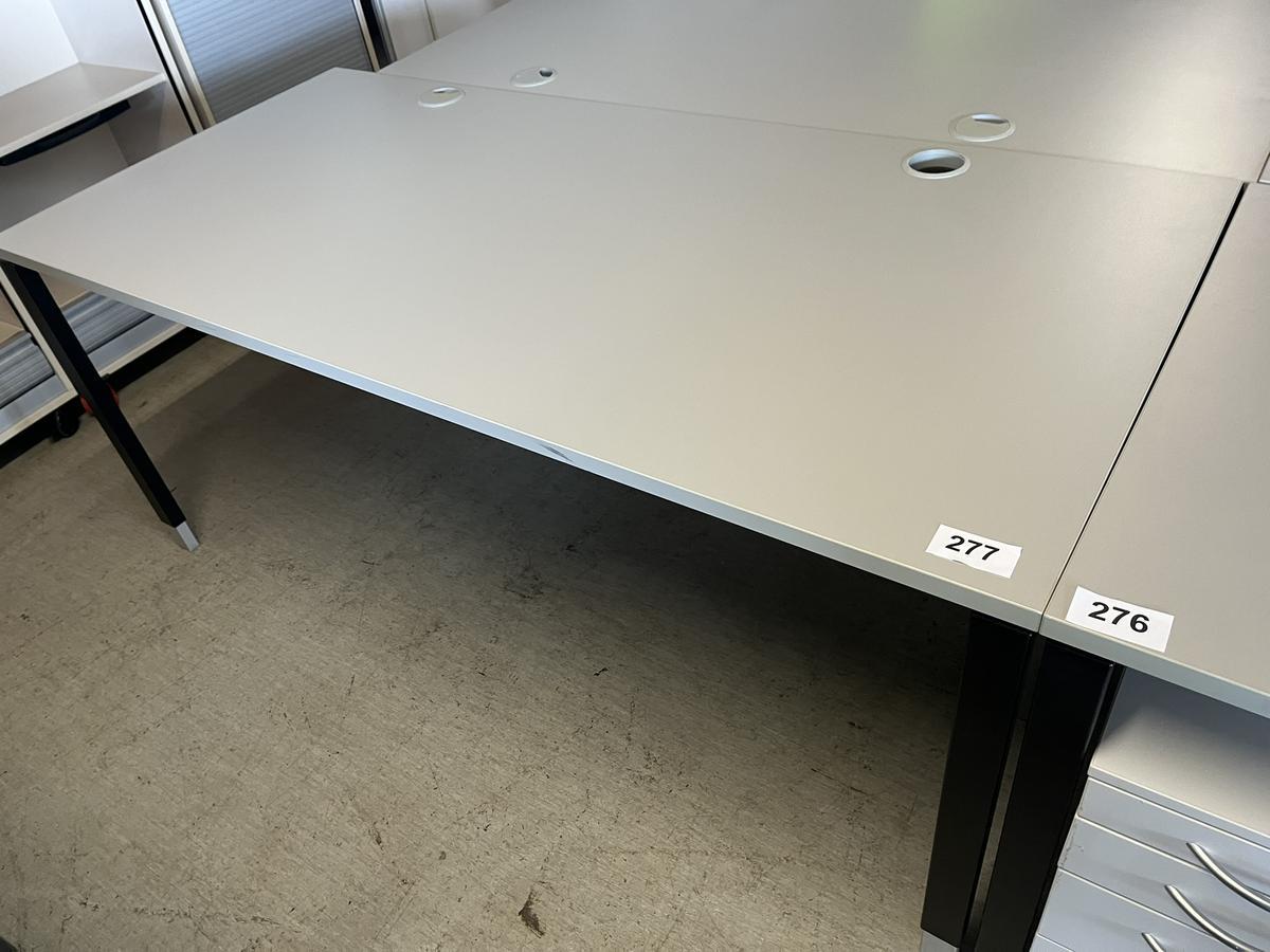 HALI Schreibtisch ca. 170x80 cm?d=2025-05-21 17:47:41