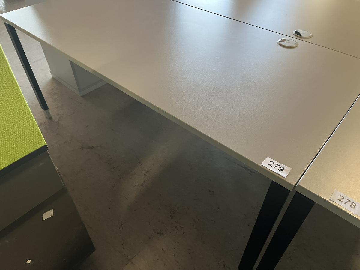 HALI Schreibtisch ca. 170x80 cm?d=2025-05-21 17:41:37