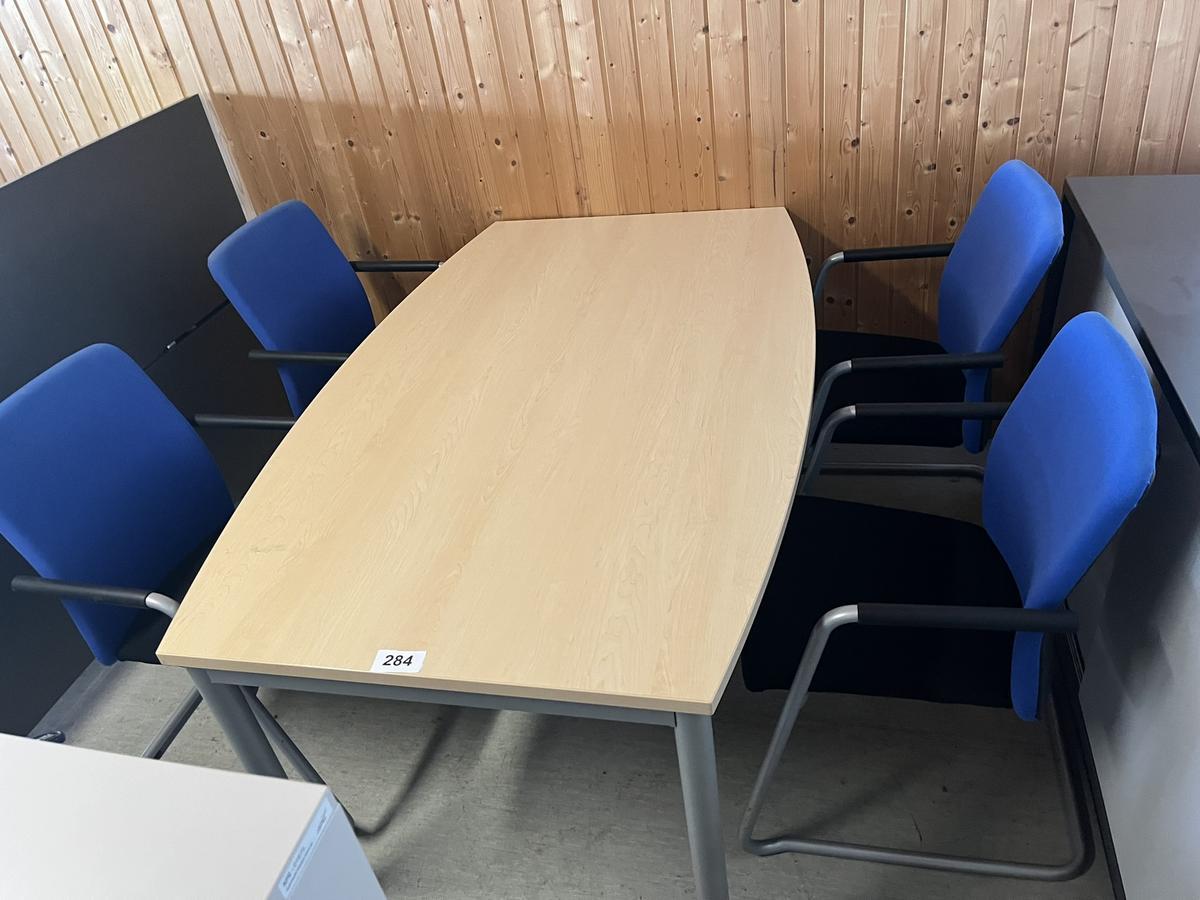 Besprechungstisch ca. 160 cm mit 4 Besucherstühlen?d=2025-05-21 18:43:38