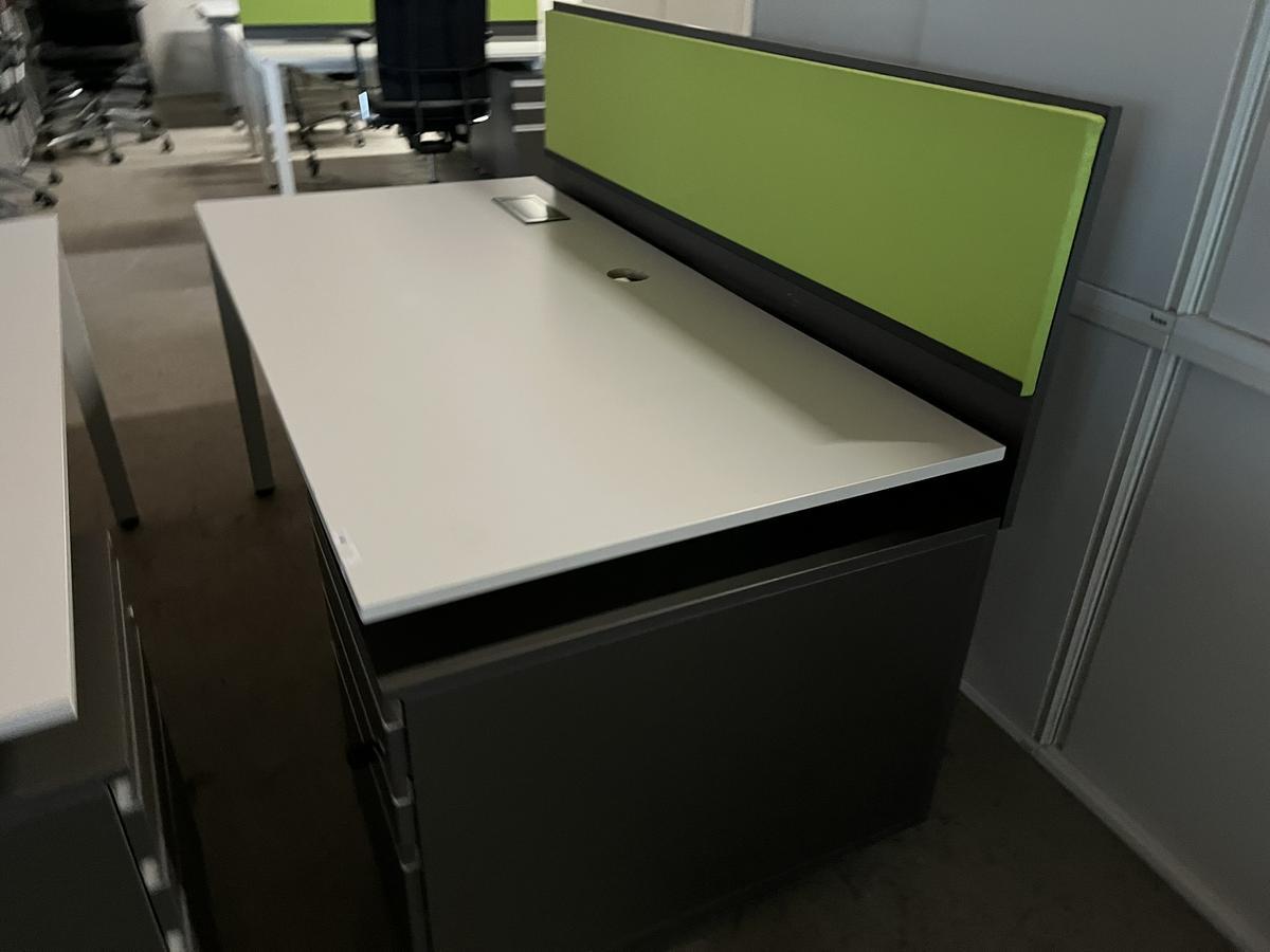 BLAHA Schreibtisch ca. 180/80 cm?d=2025-05-21 18:34:20