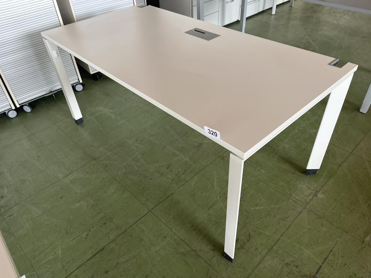 Steelcase Schreibtisch ca. 160/80 cm?d=2025-05-21 18:30:41