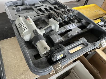 VIEGA Pressgun 5 mit Zubehör im Koffer VIEGA Pressgun 5 mit Zubehör im Koffer