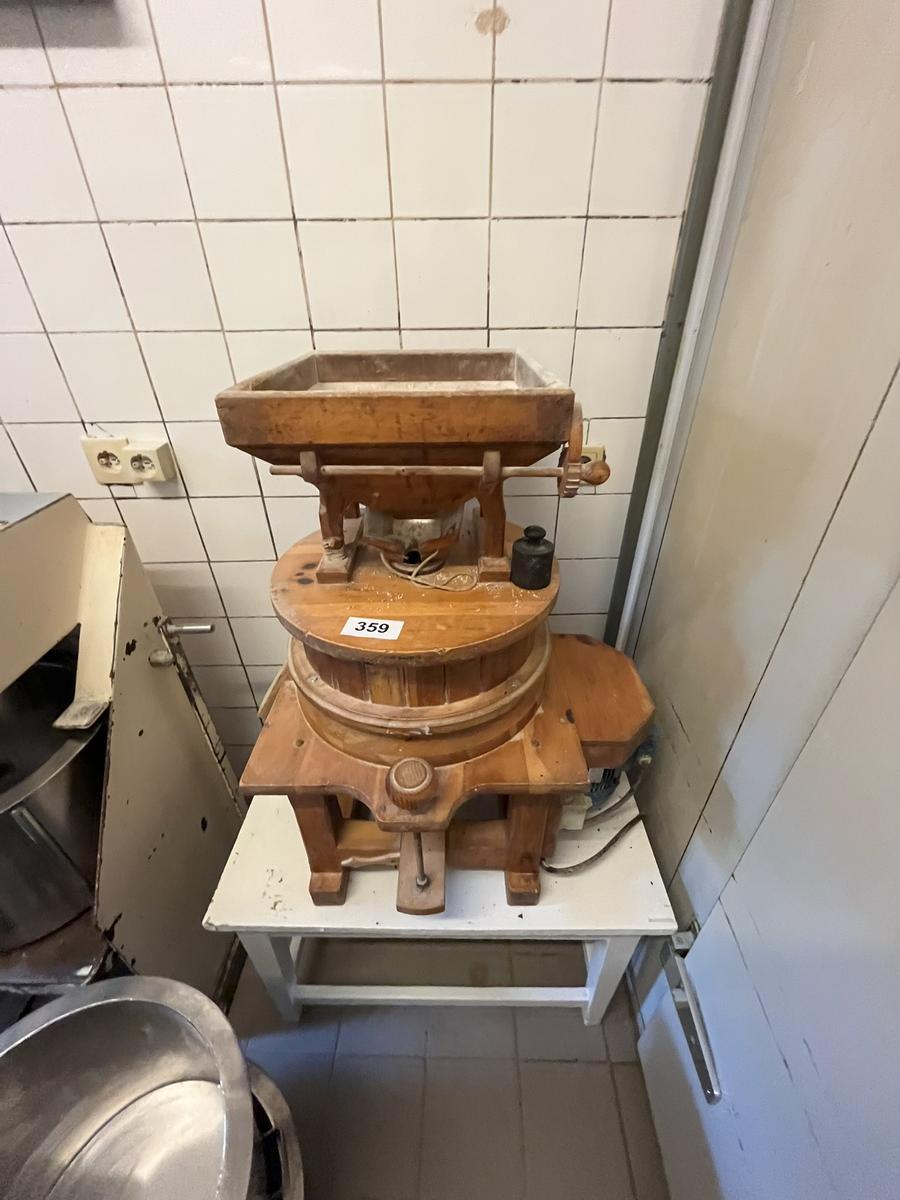 Körndlreibmaschine ca. 10 kg, 380V, 830/640/500 mm