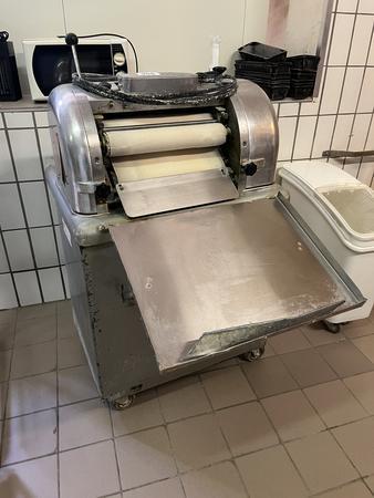 Mandl Teigwickelmaschine - 400 mm Wickelbreite, ca. 800/1300/800 mm Mandl Teigwickelmaschine - 400 mm Wickelbreite, ca. 800/1300/800 mm