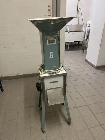 Handschuh Bröselreibmaschine ca. 1450/450/450 mm Handschuh Bröselreibmaschine ca. 1450/450/450 mm