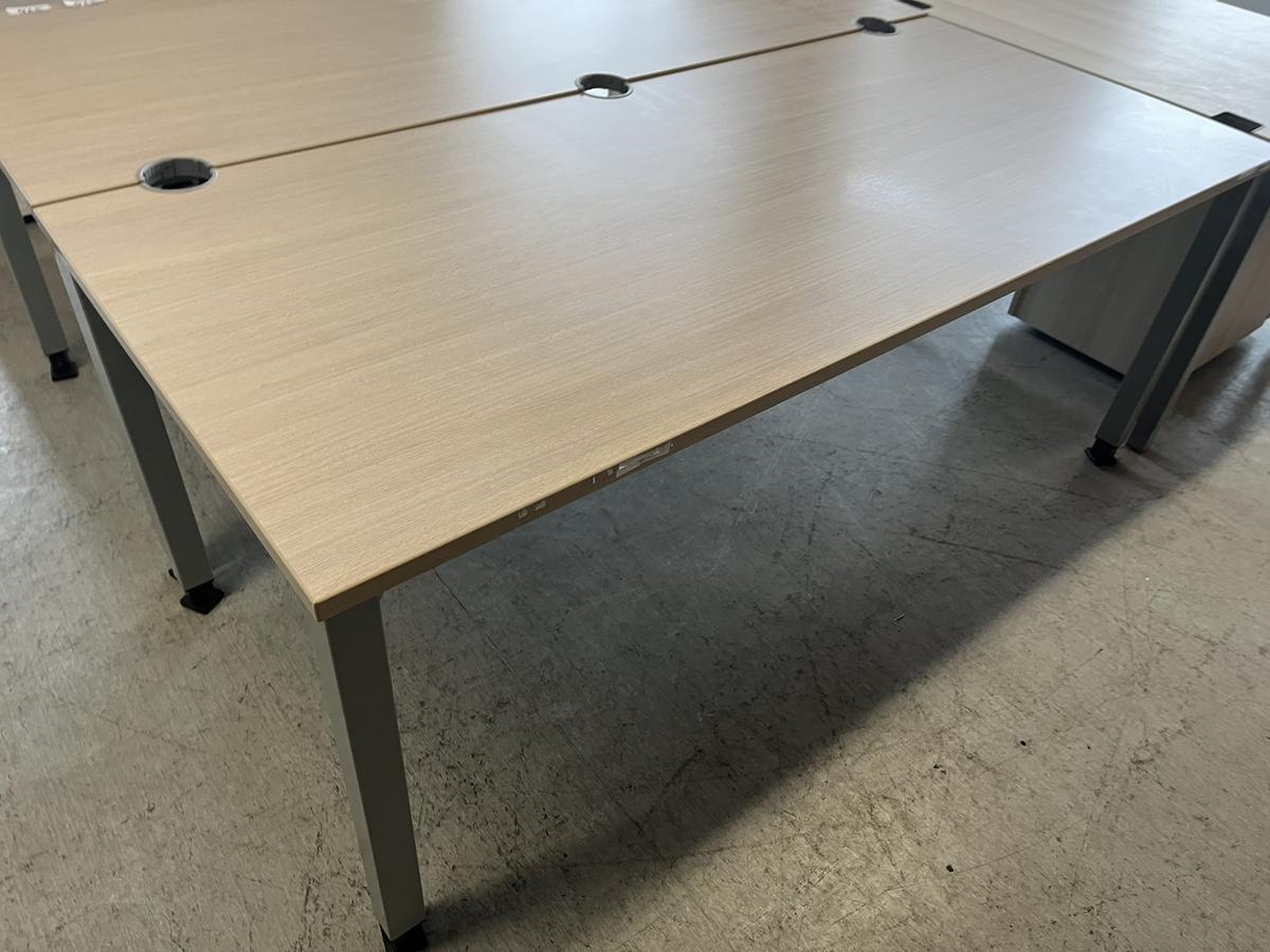 Schreibtisch 180 x 80 cm?d=2025-12-06 05:53:13