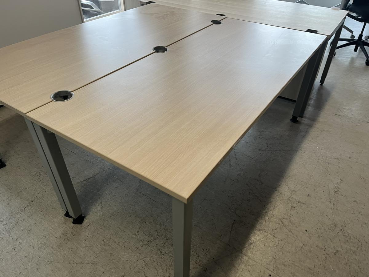 Schreibtisch 180 x 80 cm