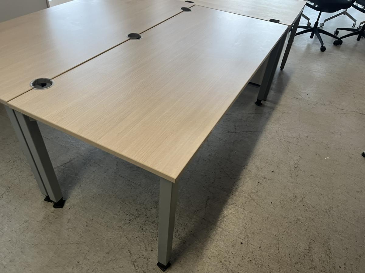 Schreibtisch 180 x 80 cm?d=2025-12-06 05:58:17