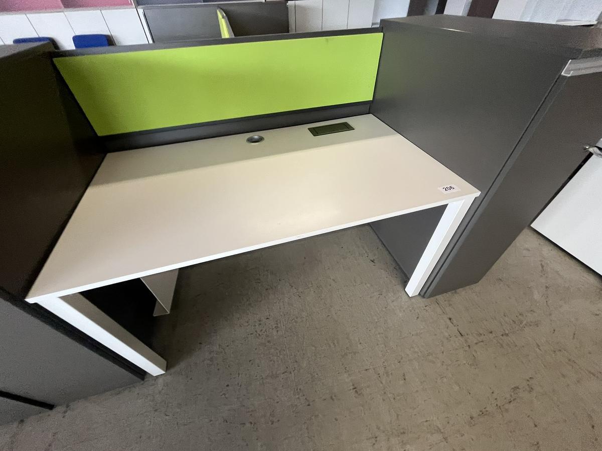 Schreibtischmodul ca.140x80 cm und Auszugsladenschrank ca. 40 cm?d=2025-12-06 05:58:17