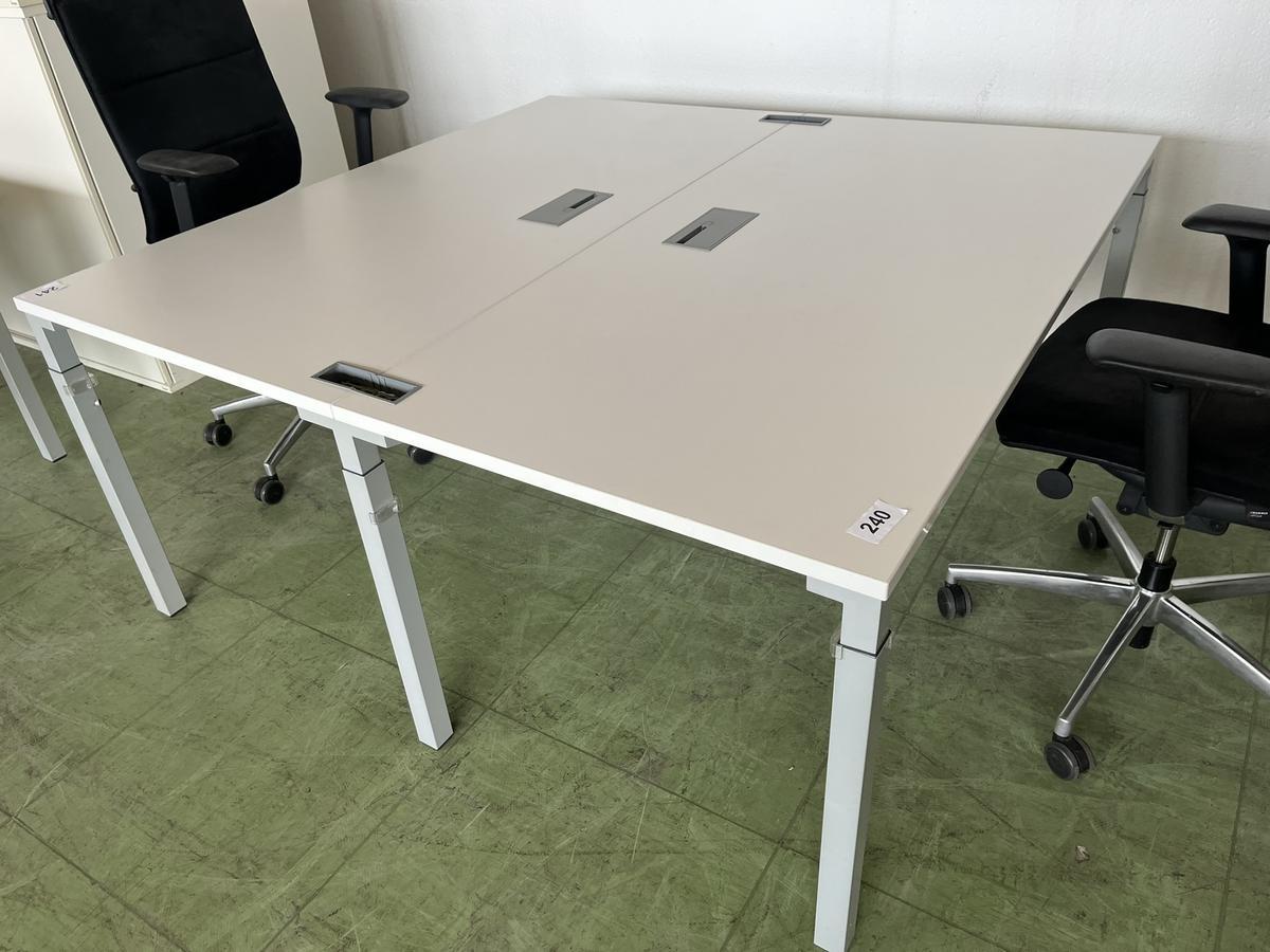 Doppel-, Arbeitsplatz je 160/80 cm mit Trennwand?d=2025-12-06 06:49:50