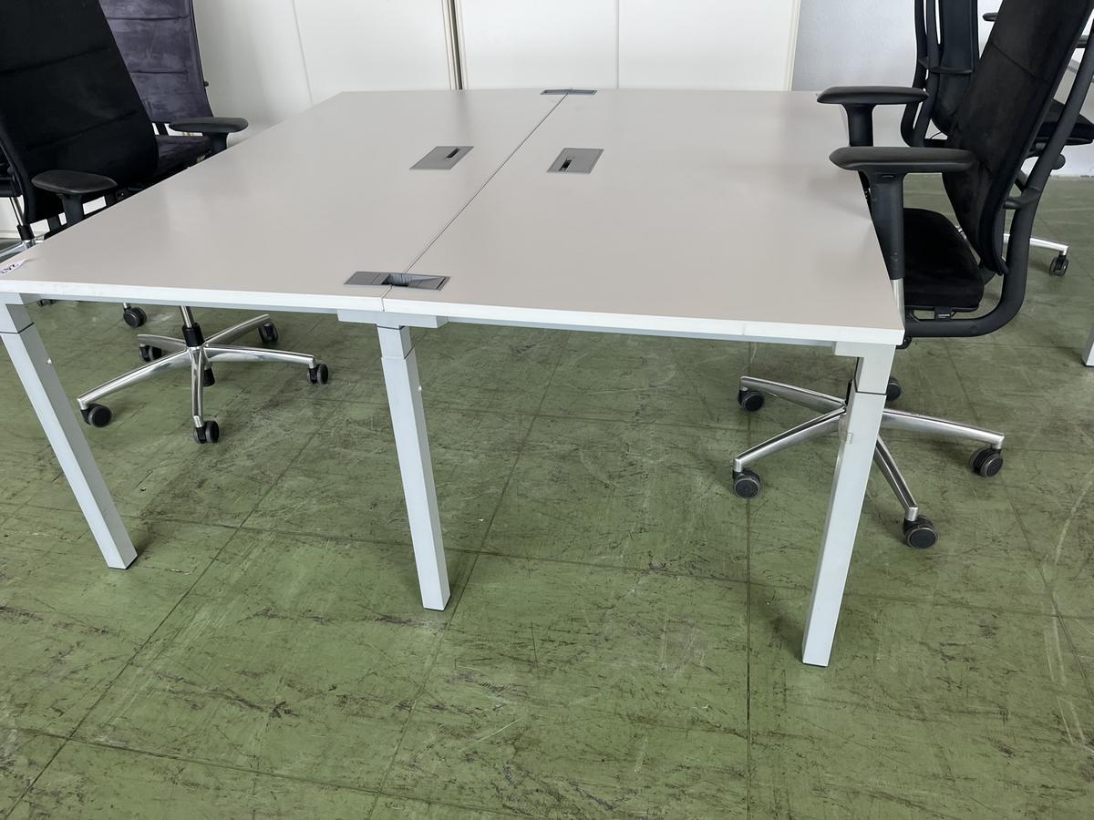Doppel-, Arbeitsplatz je 160/80 cm mit Trennwand?d=2025-12-06 06:49:51
