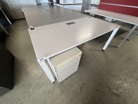 Schreibtisch ca. 160x80 cm Schreibtisch ca. 160x80 cm