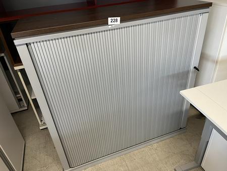 Akten-,Rolloschrank ca. 120/110 cm Akten-,Rolloschrank ca. 120/110 cm