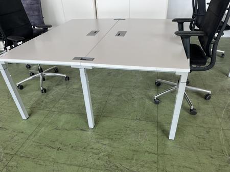 Doppel-, Arbeitsplatz je 160/80 cm mit Trennwand Doppel-, Arbeitsplatz je 160/80 cm mit Trennwand