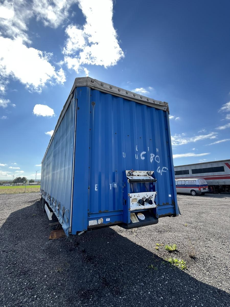 KRONE 3-achsiger Sattelaufleger 13850/2550 mm, WKESDP 27061291654?d=2025-12-06 05:43:13