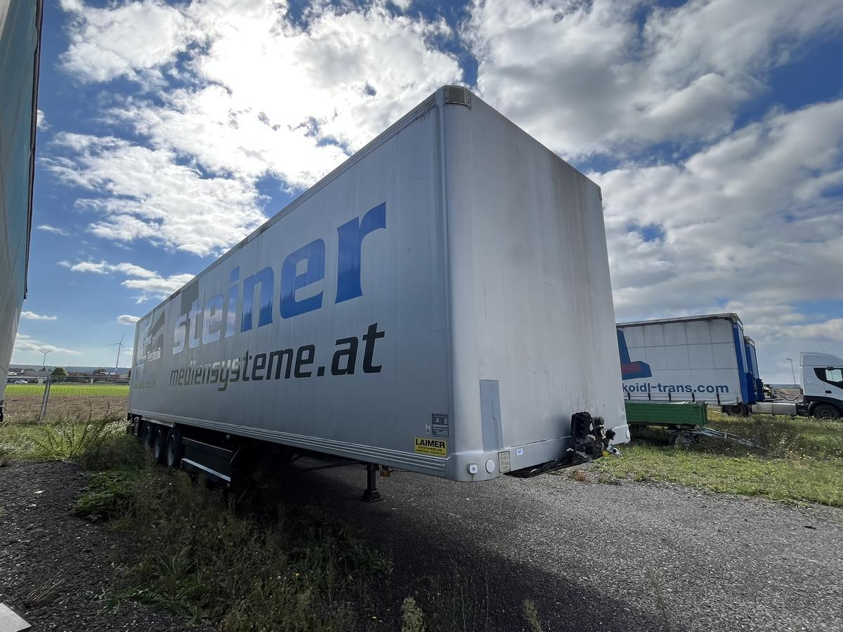 Schwarzmüller/Lamberet 3-achsiger Sattelaufleger mit Hebebühne, Type BX 3070