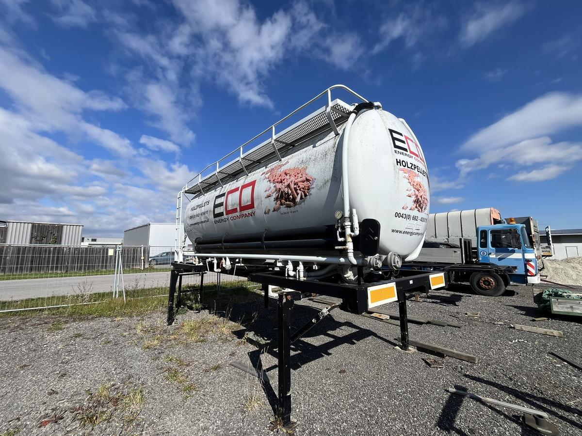 Pellets Wechselaufbau mit Spitzer Silo - Schwingenschlögel?d=2025-12-06 05:42:18