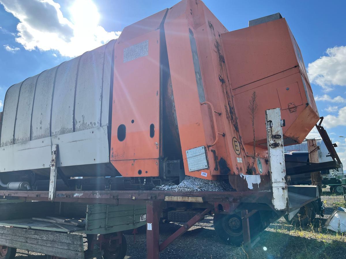 Wechselaufbau mit MUT Müllpresse und externen Stromaggregat?d=2025-12-06 05:43:12