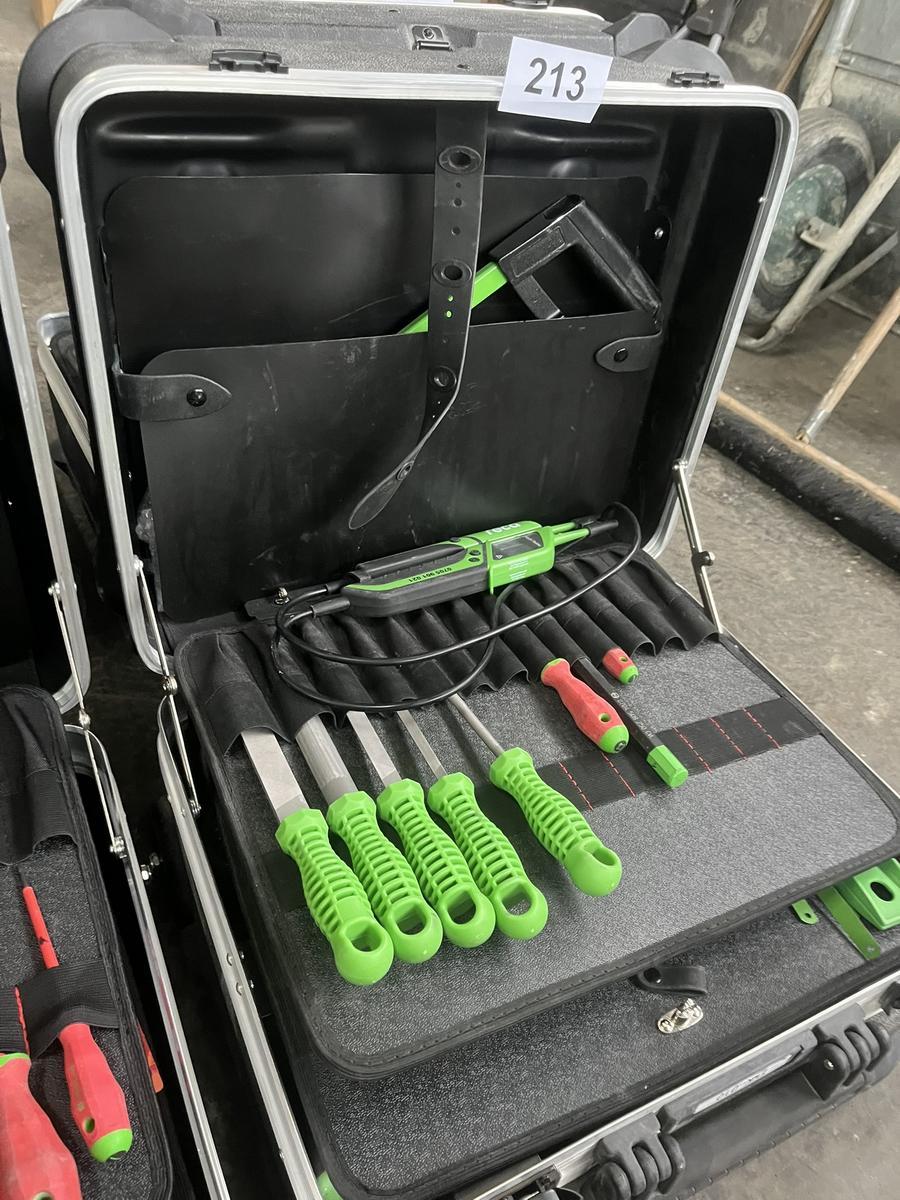 RECA Rollen-,Werkzeugkoffer bestückt mit Handwerkzeugen?d=2025-12-06 06:59:48