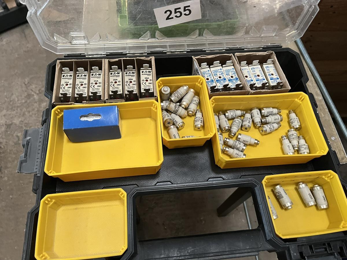 Kassette mit Sicherungen?d=2025-12-06 07:01:10