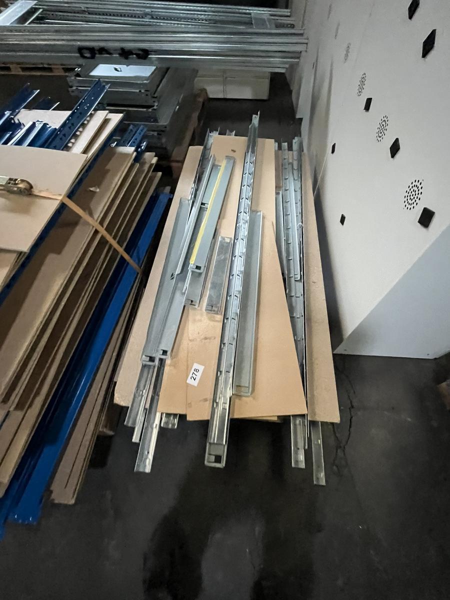 Lagerregal, 4.8 lfm x 60cm x 180cm und 90x40x180cm?d=2025-12-06 07:01:36