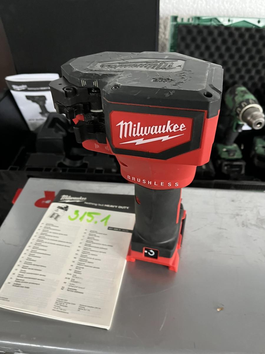 Milwaukee Gewindestangenschneidmaschine M18 BLTRC  mit Akku im Koffer