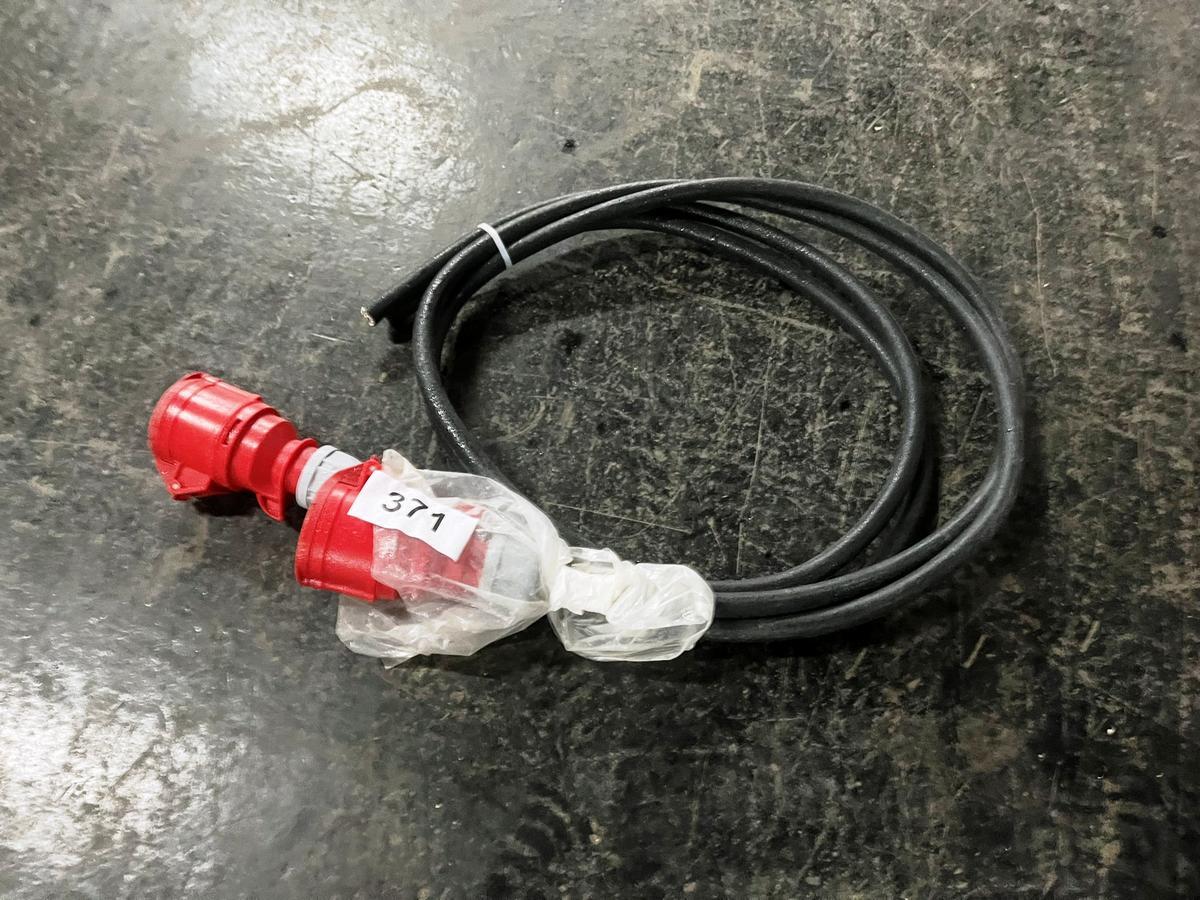 Kabelset mit 2 x 380 V Stecker?d=2025-12-06 06:59:46