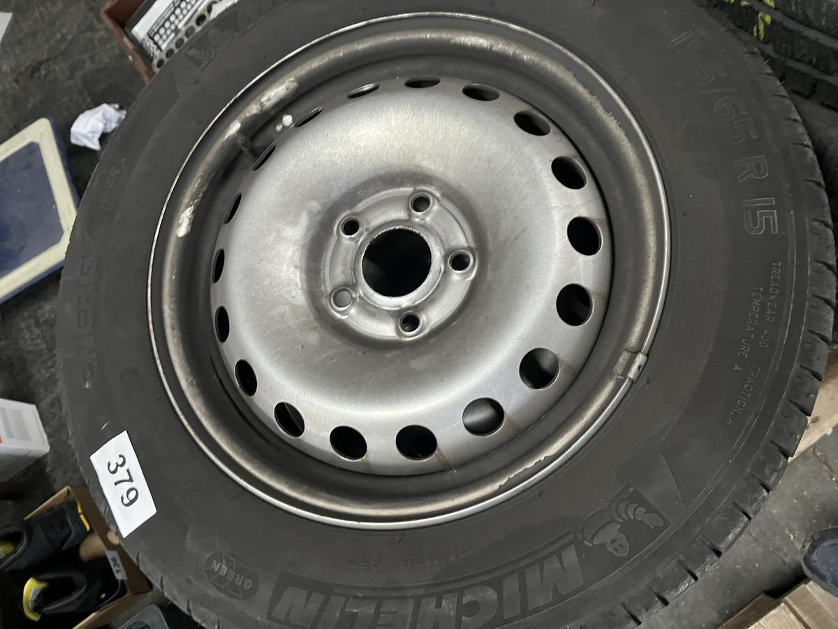 4 Stk. Sommerreifen 195/65 R 15 auf Alufelge