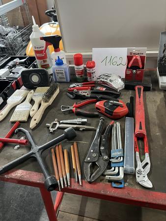 Tischinhalt an Handwerkzeug